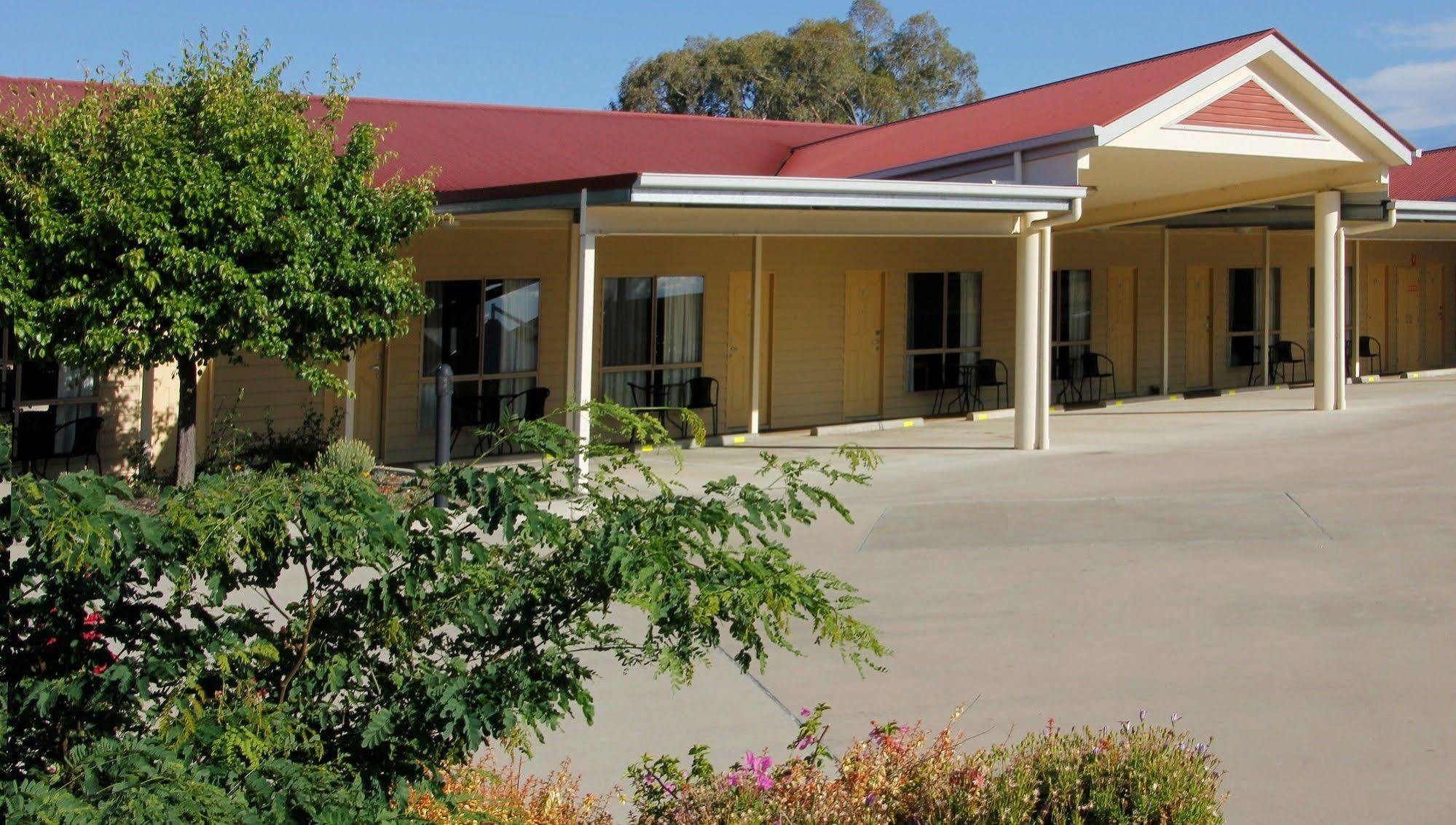 Pittsworth Motor Inn Exterior photo